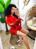 Tutina in raso rosso con spacchi