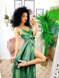 Abito in raso con maxi spacco verde militare
