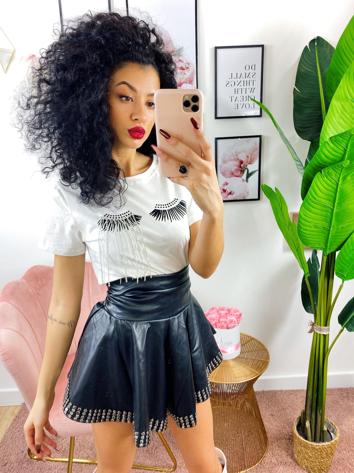T-shirt con ciglia e strass