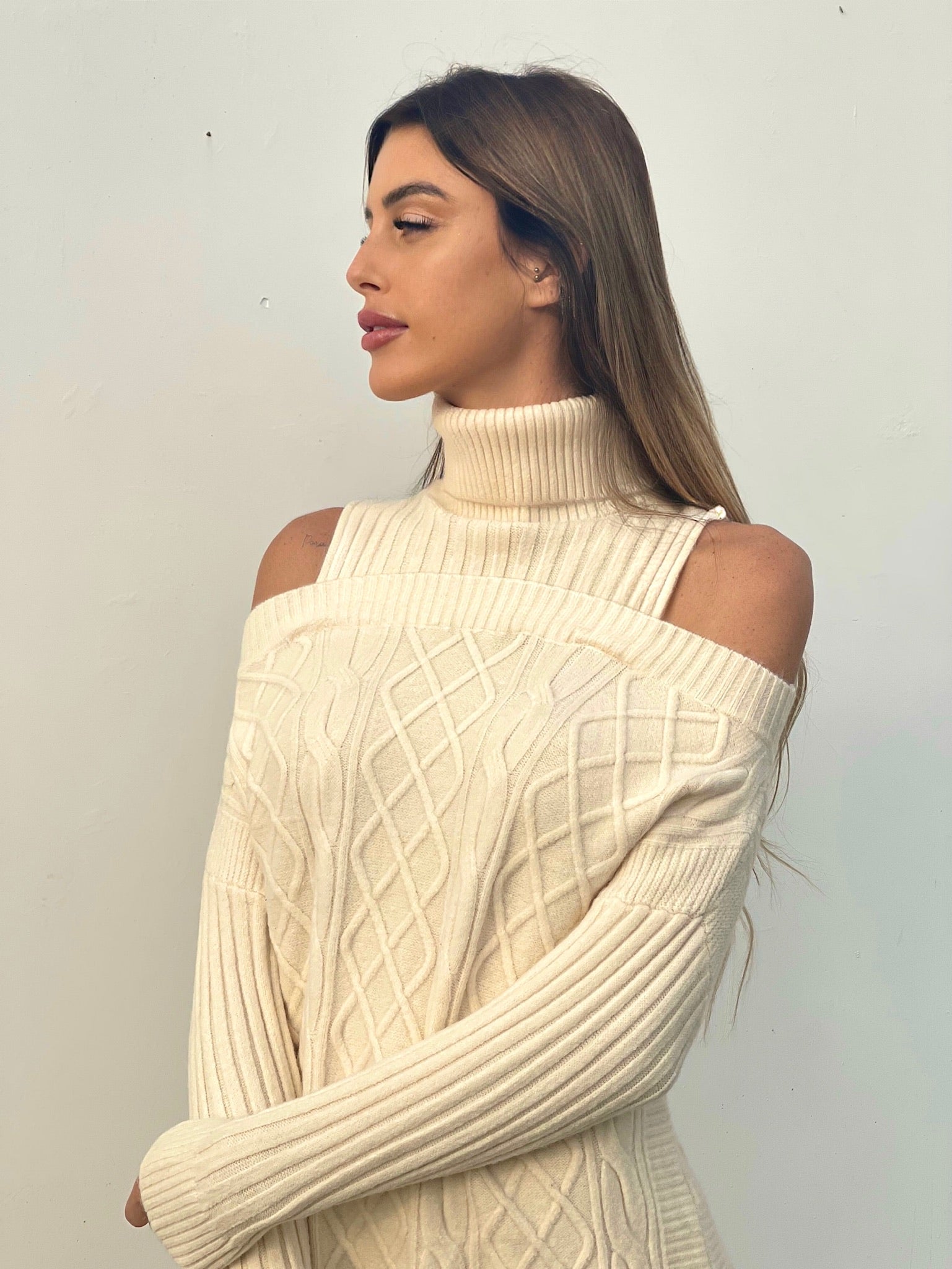 Maxi maglia a collo alto beige