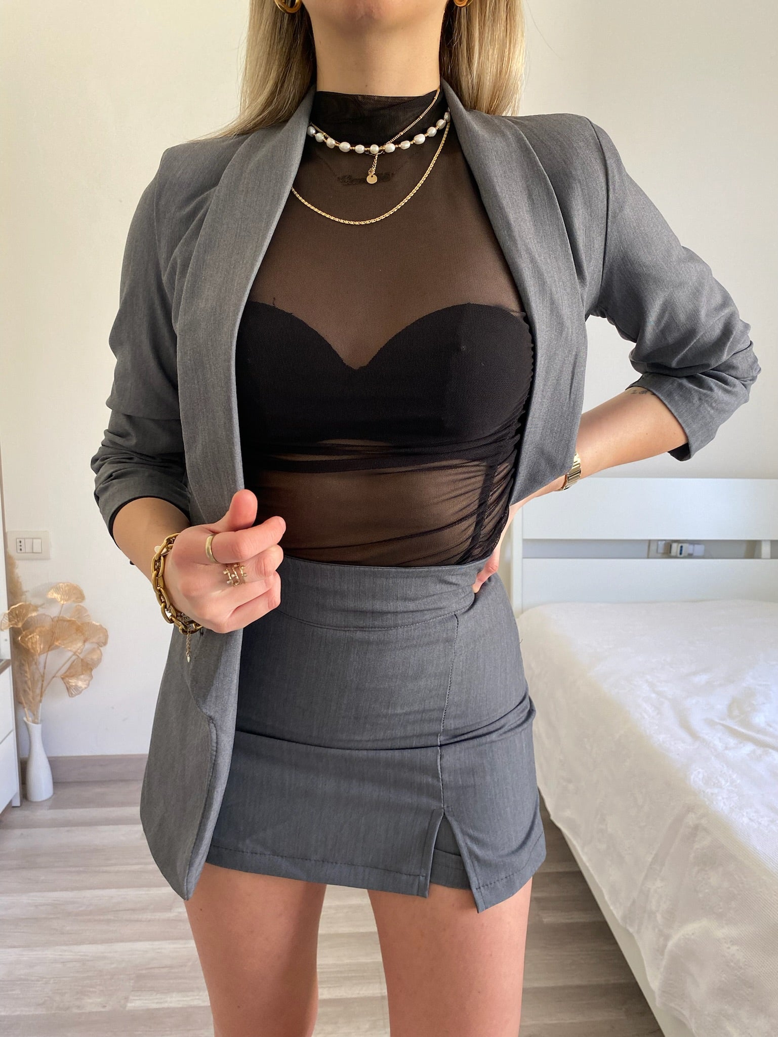 Completo giacca e gonna grigio