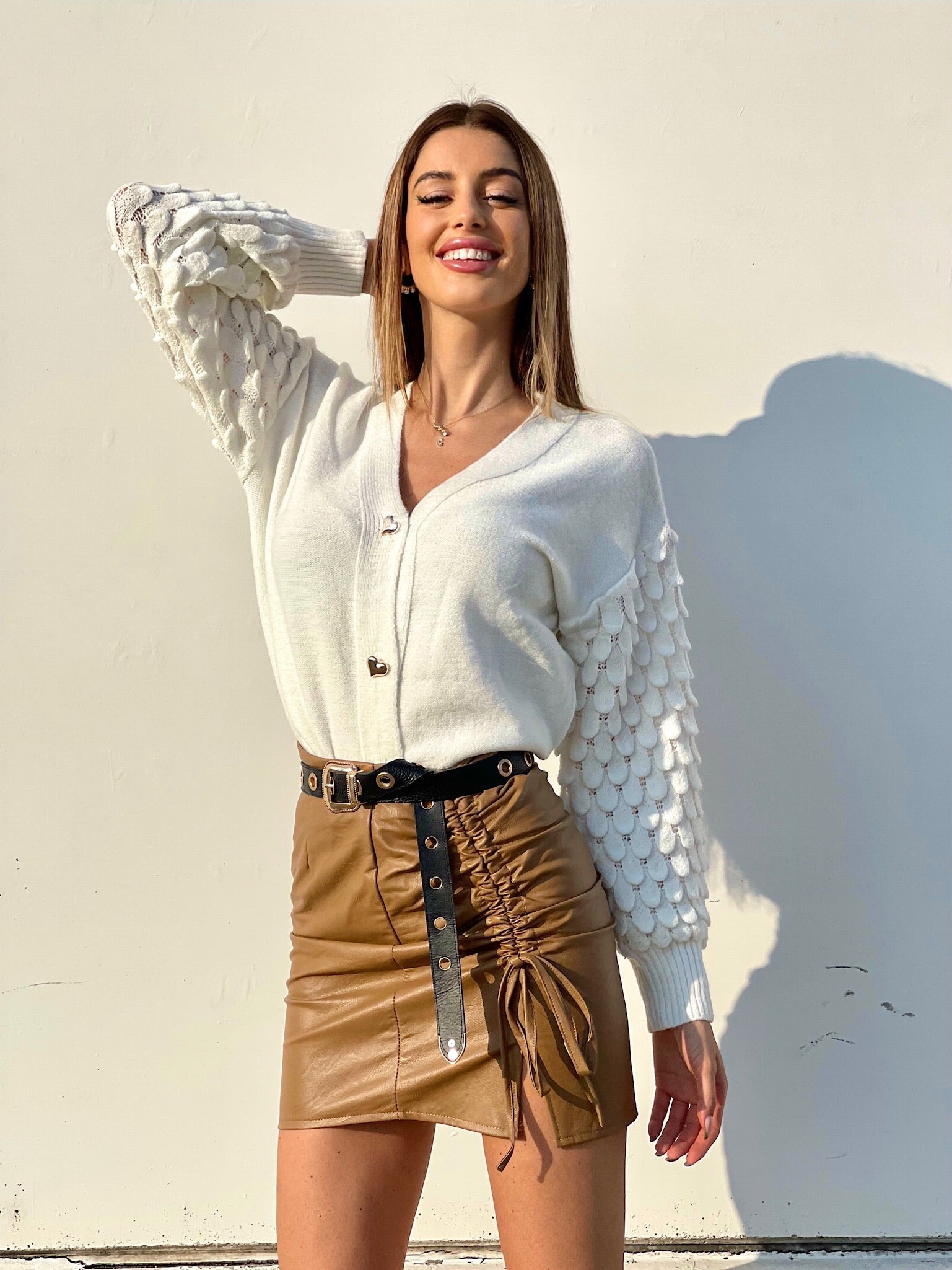 Maglione con onde e bottoni gioiello Bianco