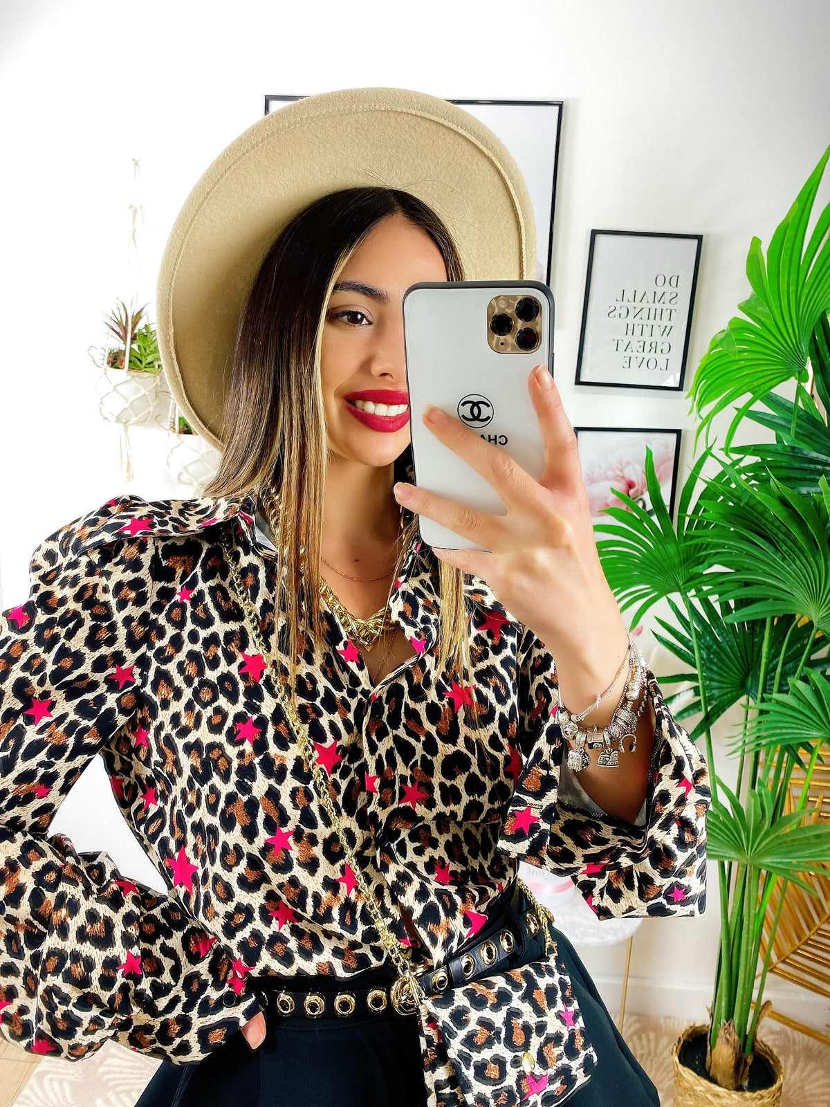 Camicia Maculata con Stelle fucsia e borsetta inclusa