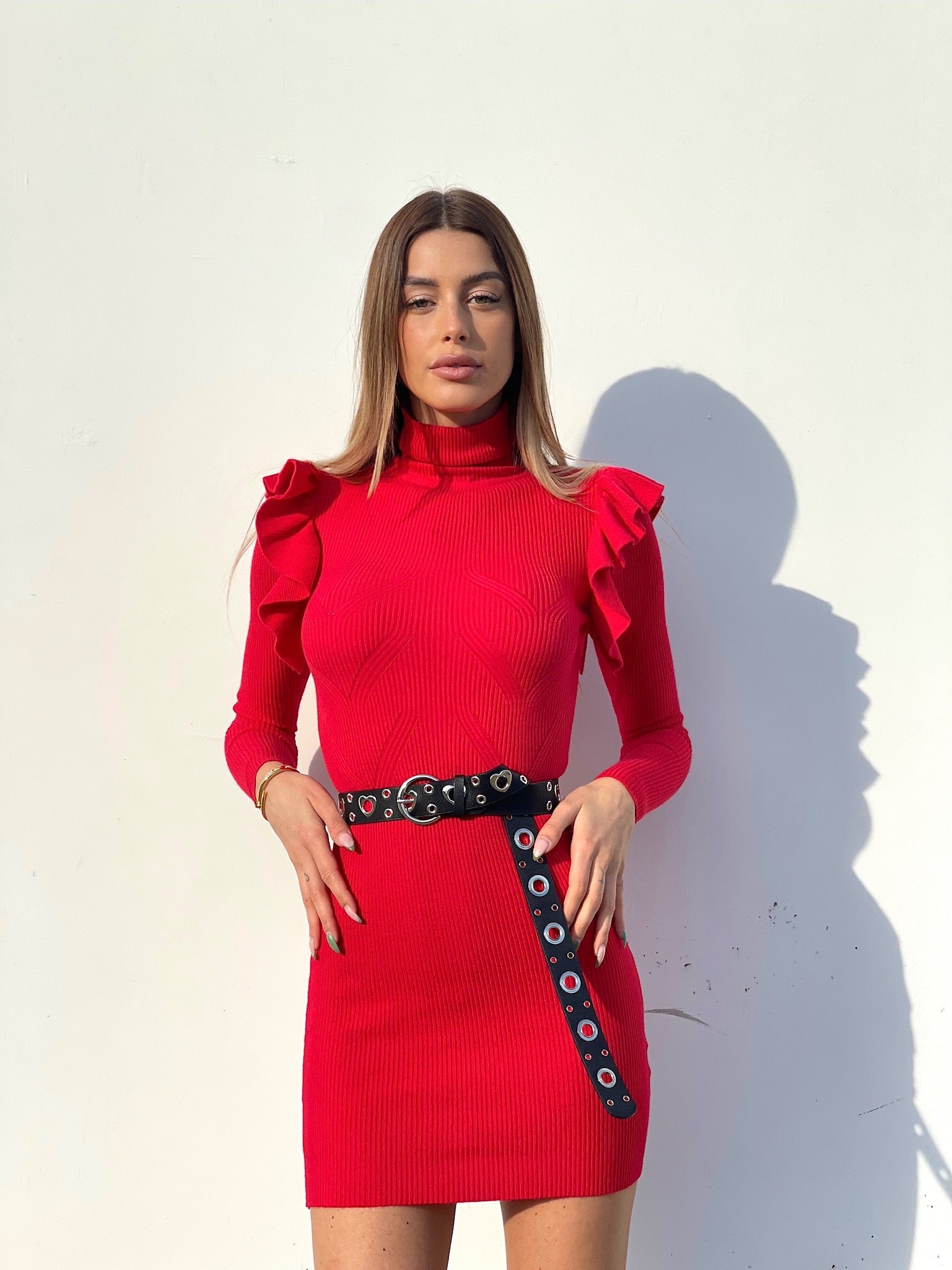 Abito a costine Rosso con Rouches sulle maniche