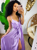 Abito in raso con maxi spacco lilla