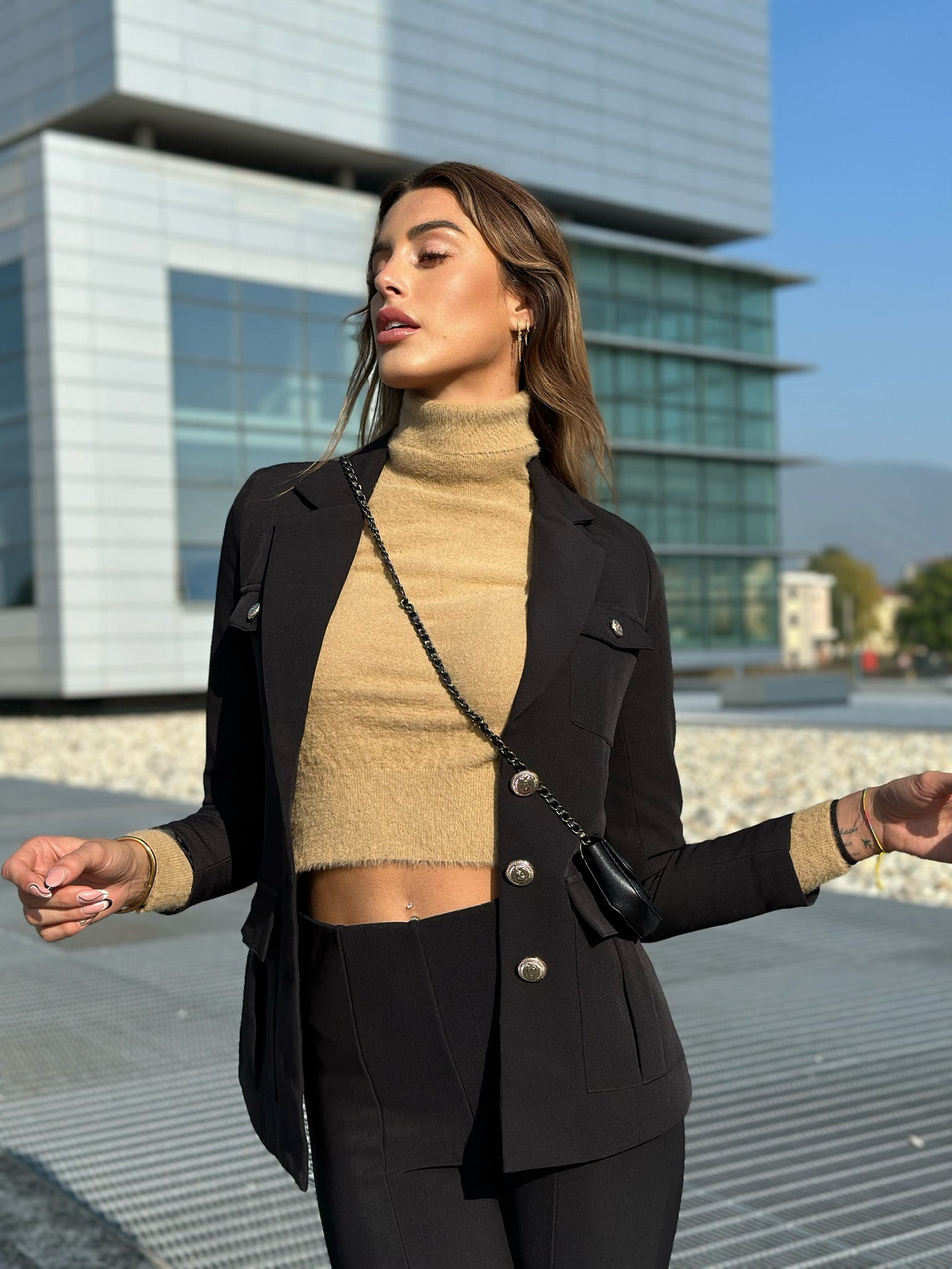 Blazer Nero con Borsetta