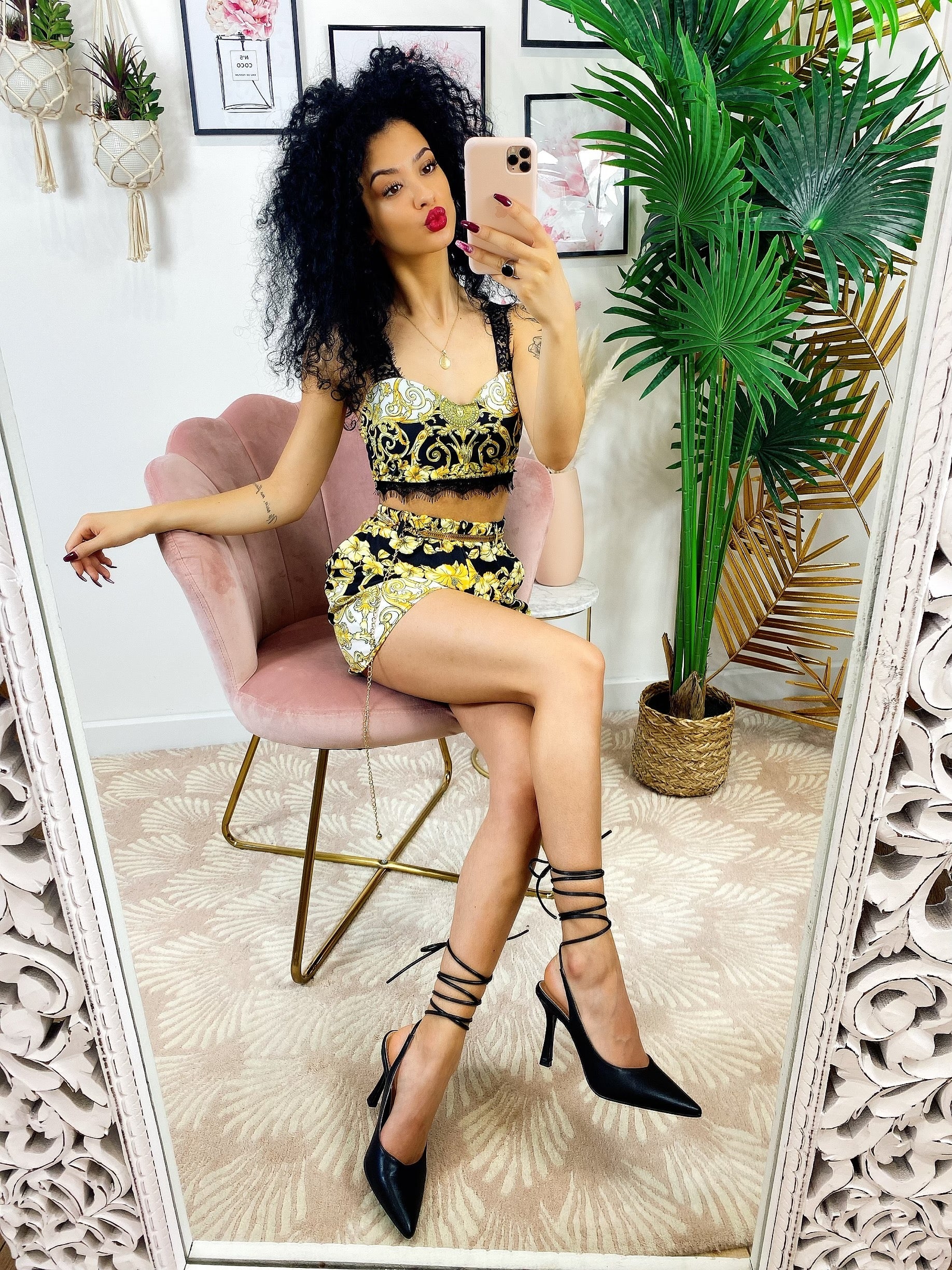 Completo Etnico Top e Short con catenina