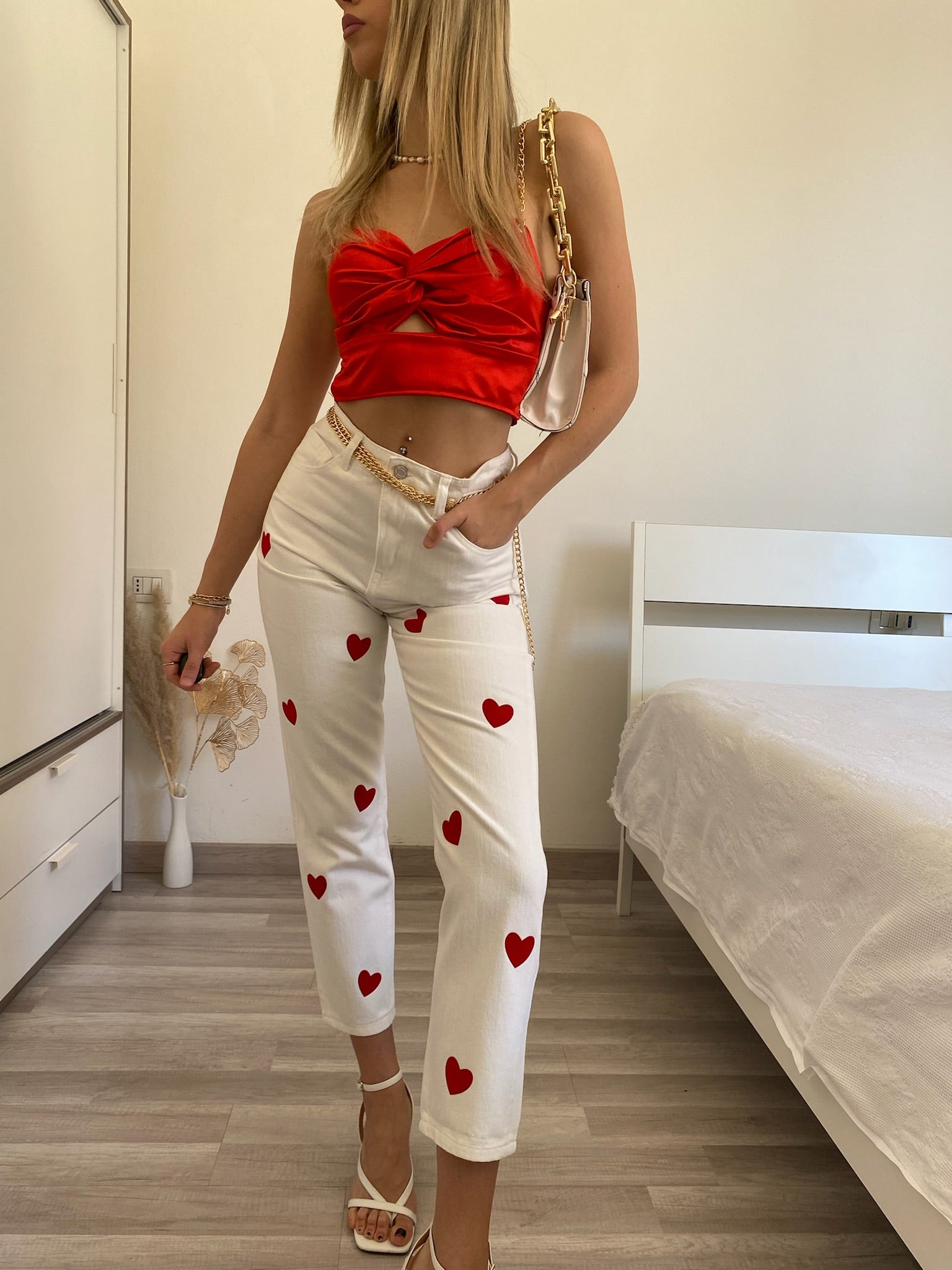 Jeans bianco cuori rossi