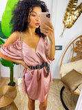 Abito in raso rosa con rouches