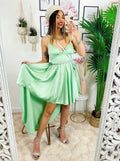 Abito in raso con gonna asimmetrica menta