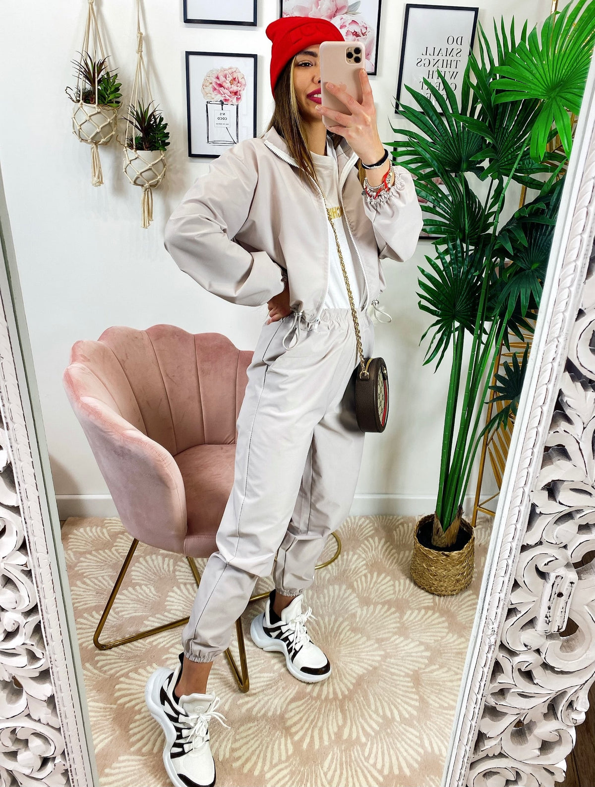 Completo sportivo con righe Beige