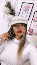 Cappello bianco e oro catena oro