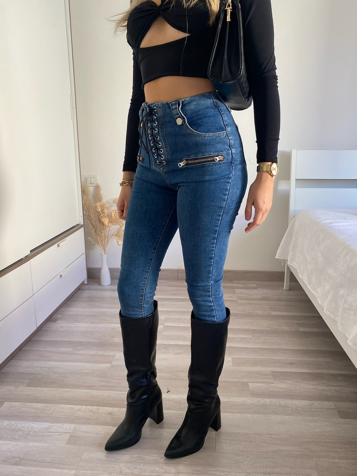 Jeans con lacci sul davanti