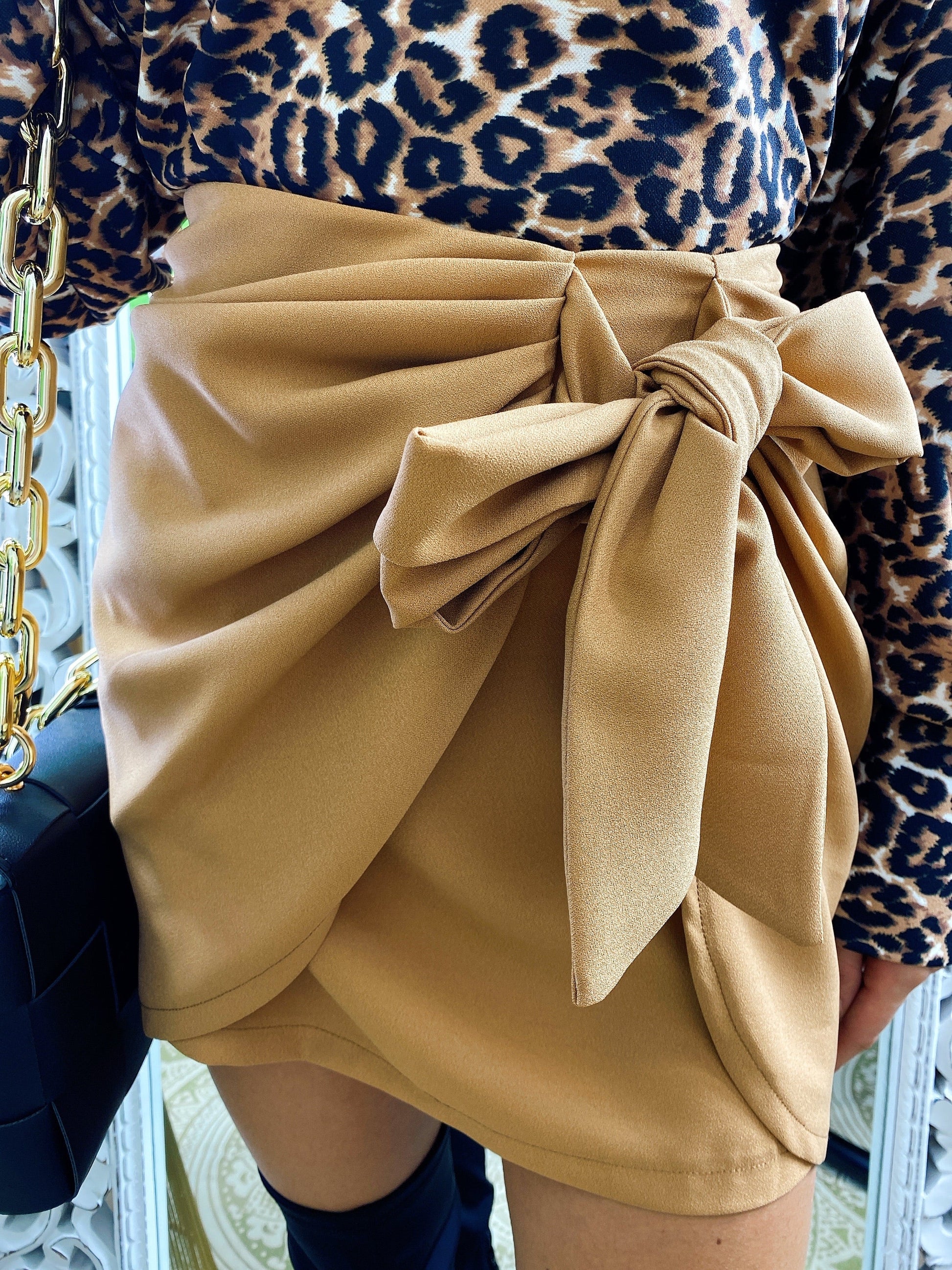 Gonna con fiocco beige