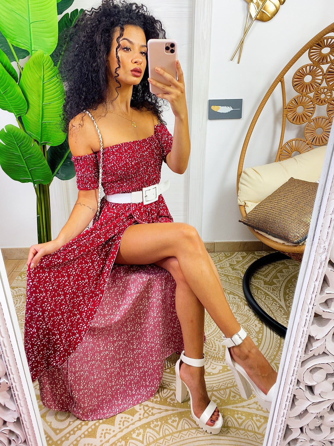 Abito lungo con scollo a barchetta con pois bordeaux