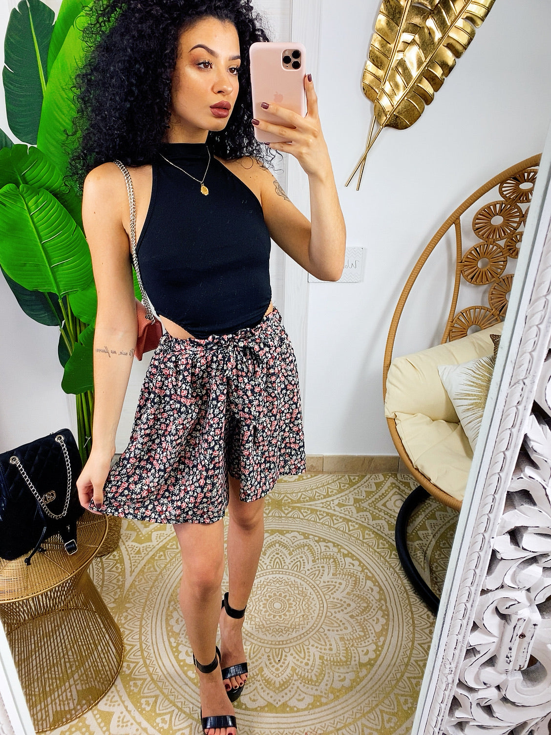 Short a fiori con fiocco