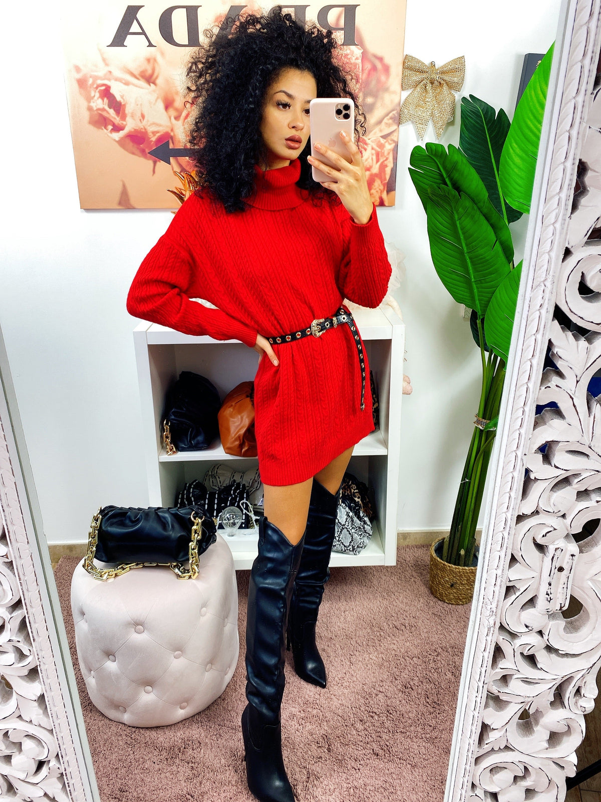 Abito in maglia a trecce collo alto rosso