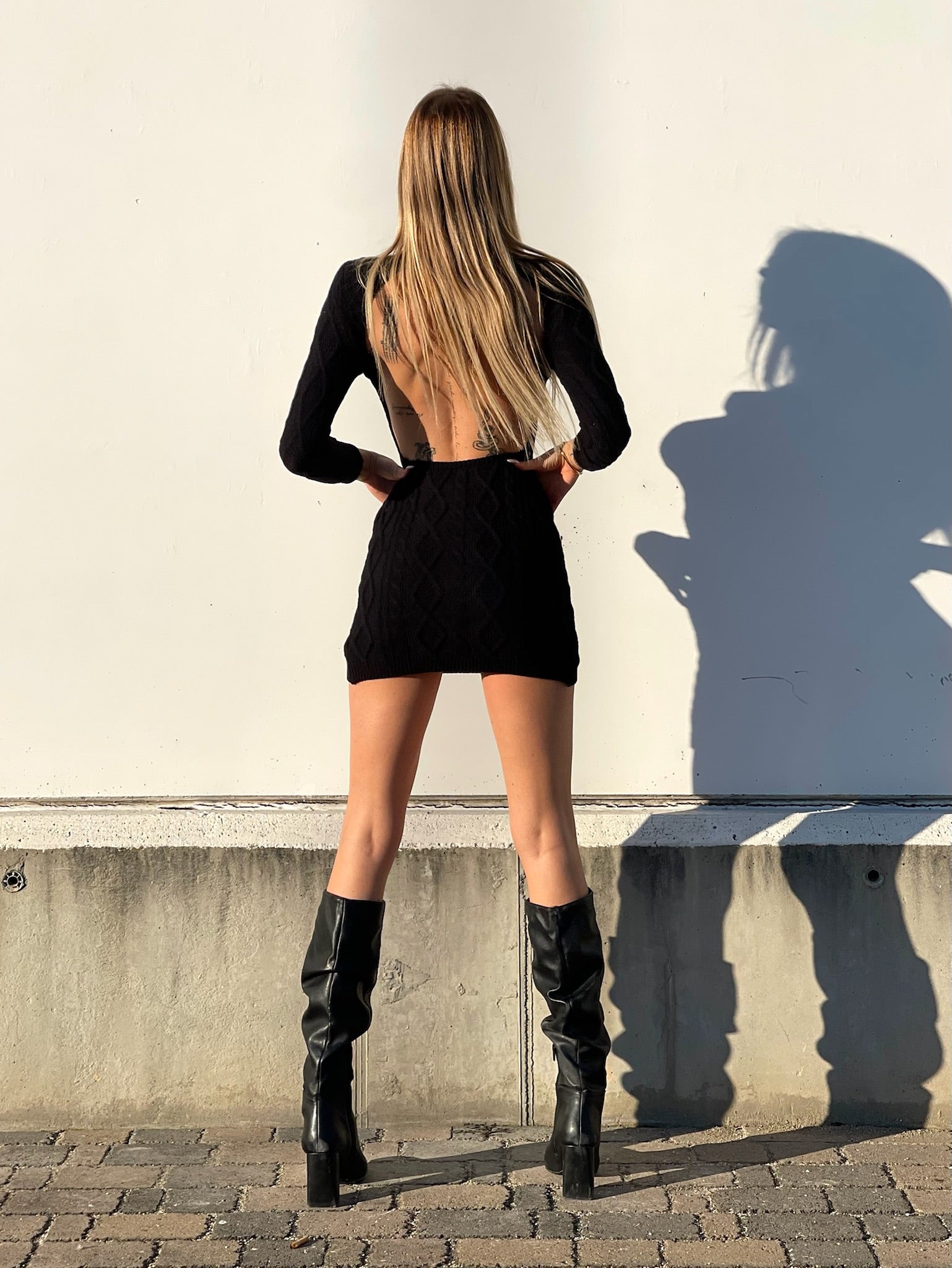 Abito a trecce schiena aperta nero