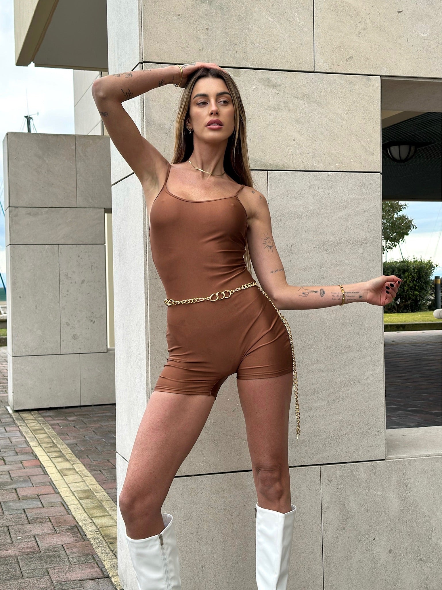 Tutina a bretellina camel