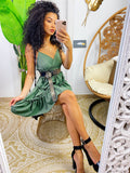 Abito a balze con gonna ampia verde militare