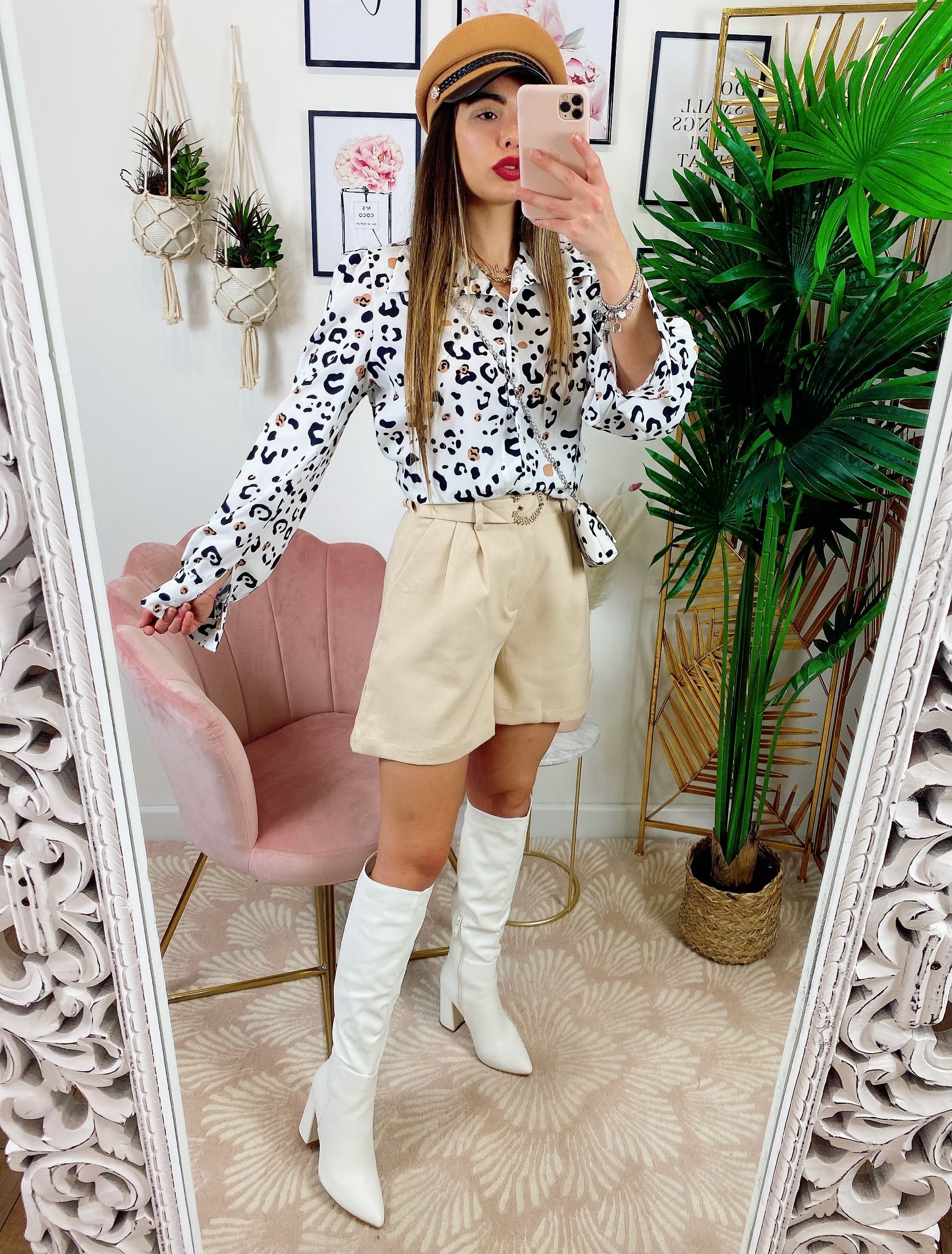 Short con cintura gioiello Beige
