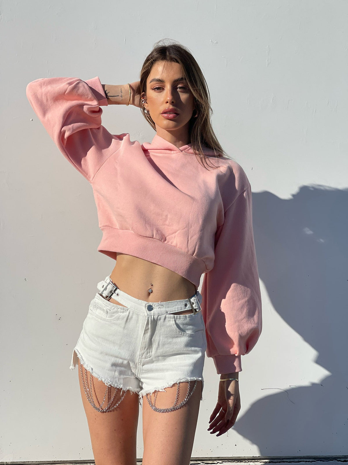 Short bianco con catenine