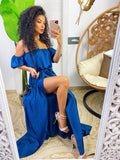 Abito in raso lungo con scollo a barchetta blu