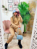 Completo maglia e pantalone camel