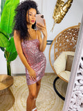 Abito aderente con paillettes rosa