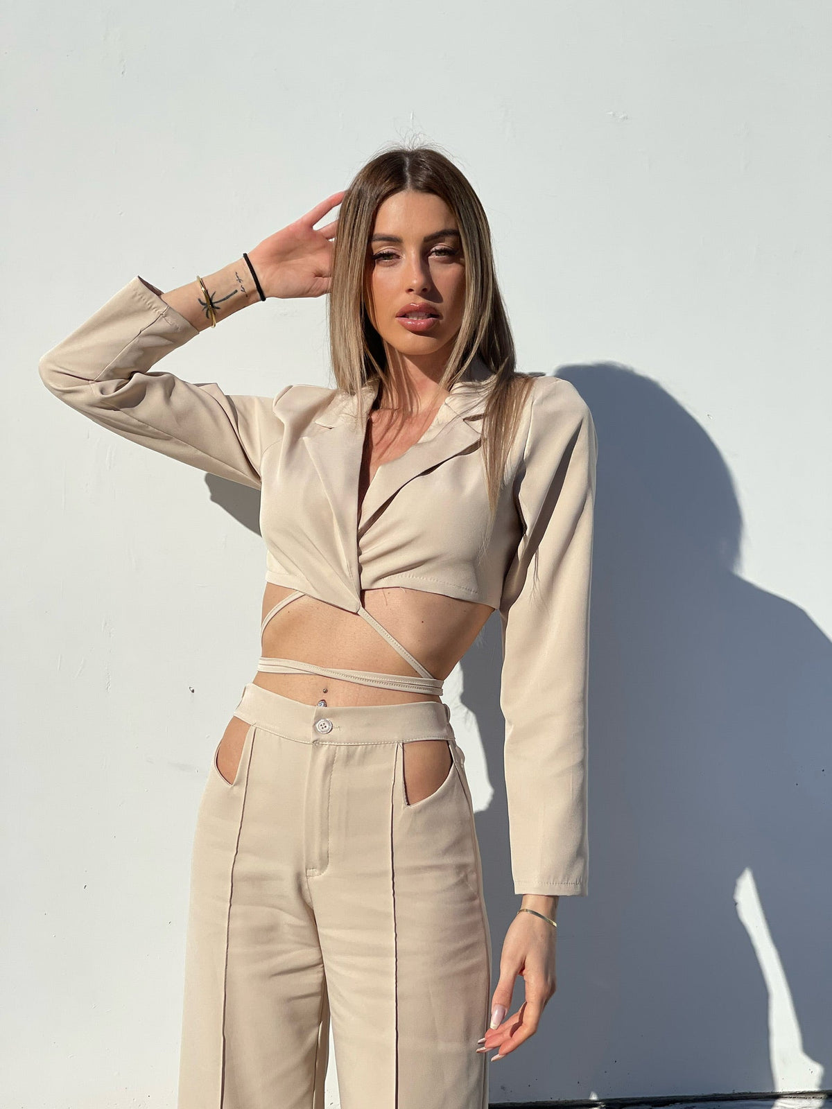 Completo top e pantalone beige