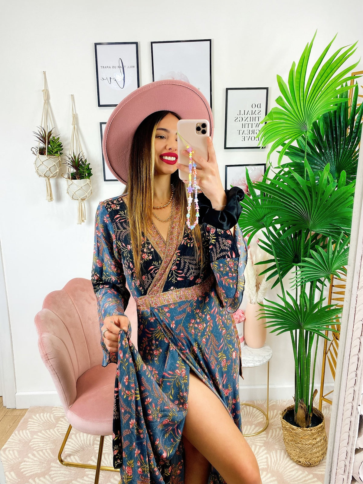 Kimono o abito etnico nero Fiori Rosa