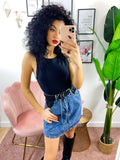 Gonna di Jeans con tasche nere e cintura