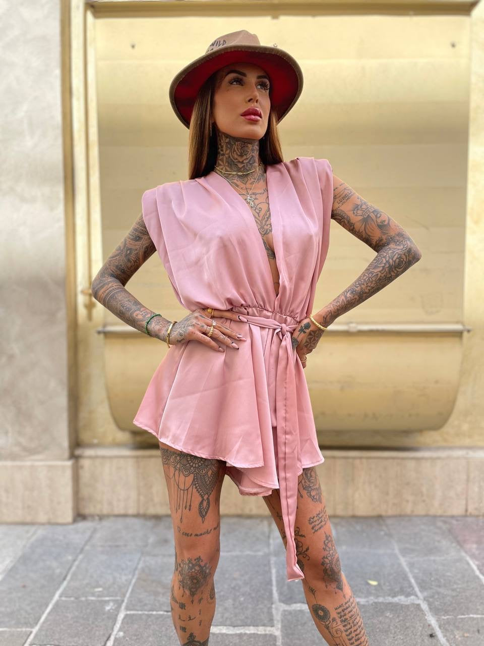 Tutina in raso rosa
