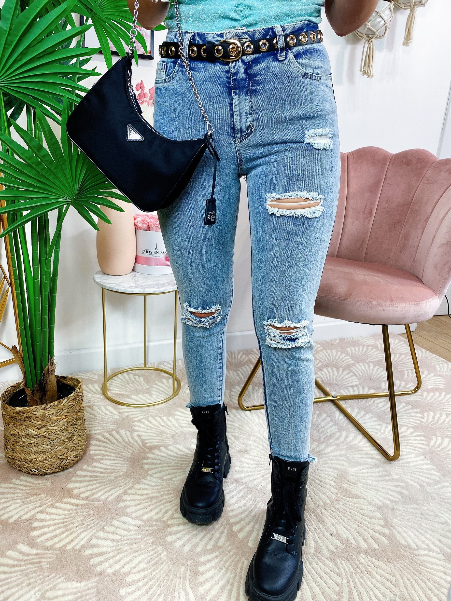 Jeans con strappi bagno chiaro