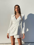 Abito a blazer con bottone bianco