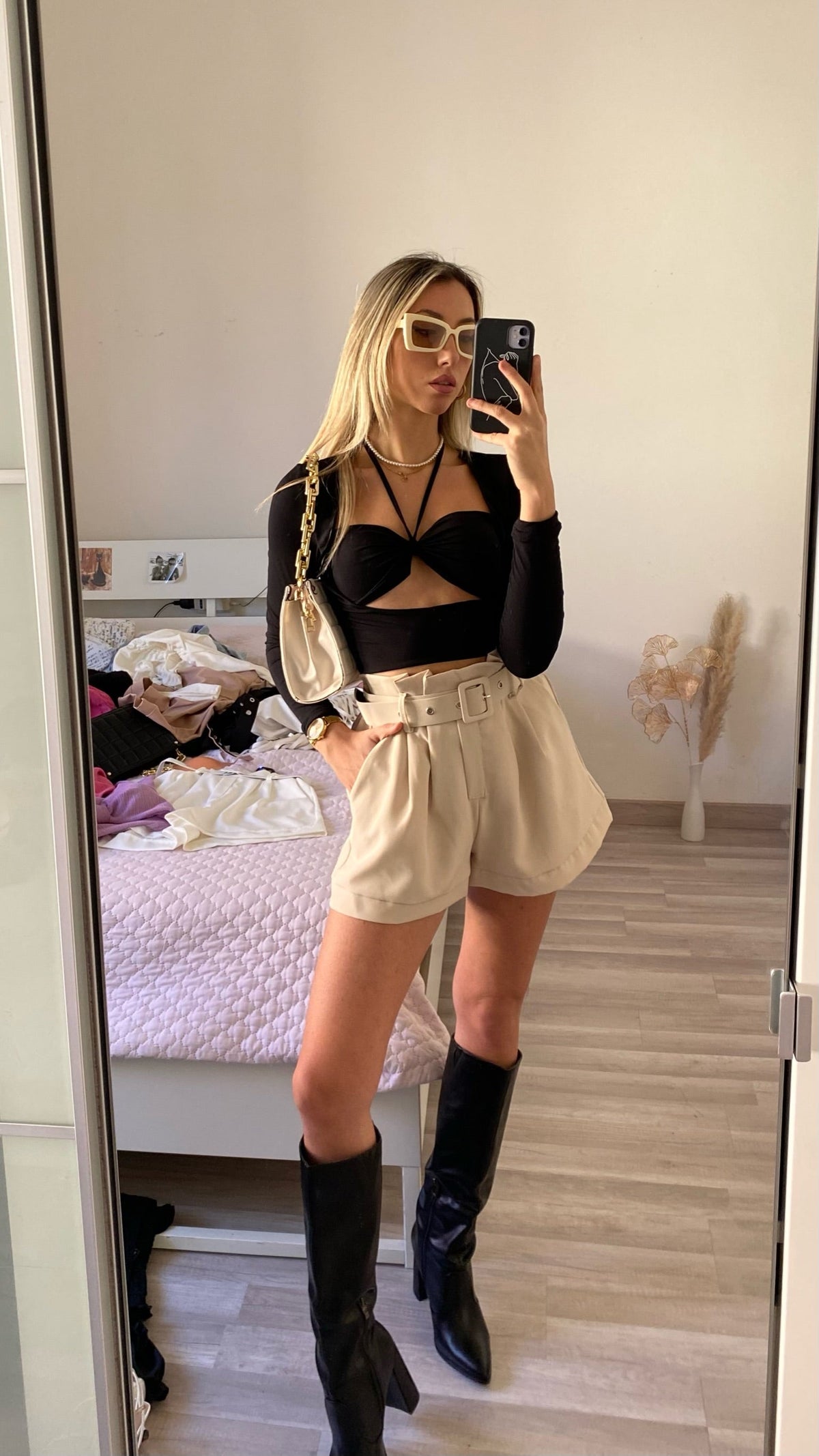 Short beige con cintura