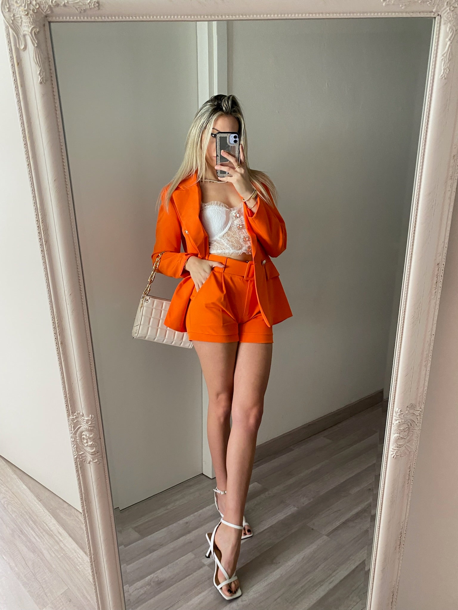 Completo giacca e short arancio