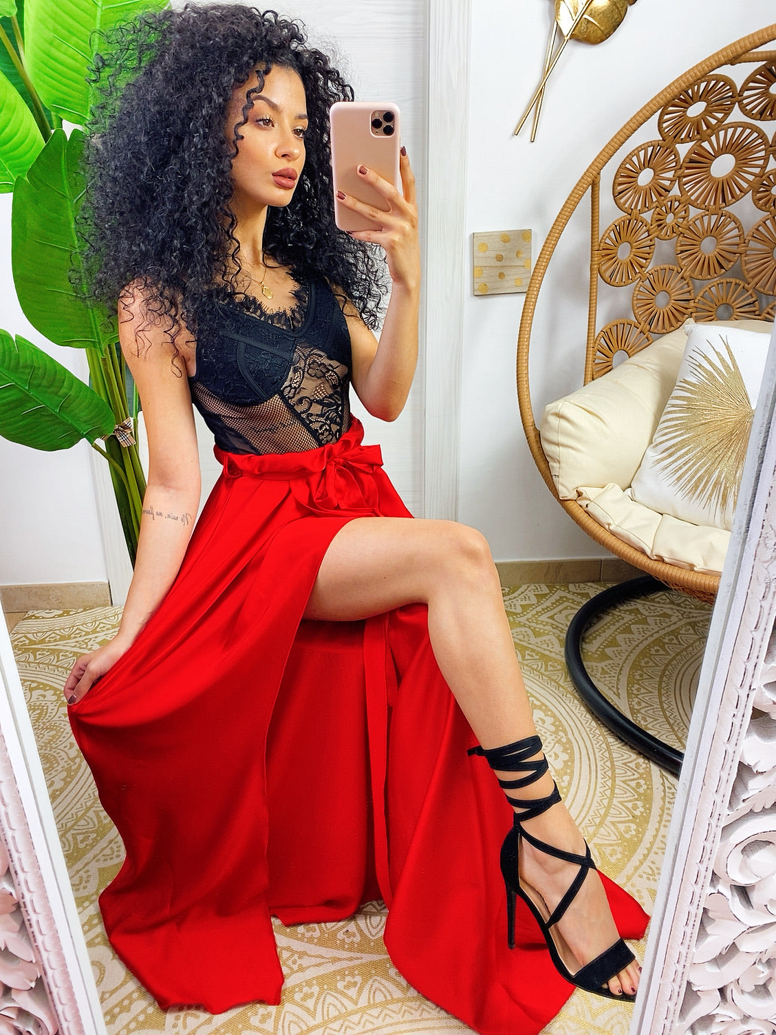 Body in pizzo nero