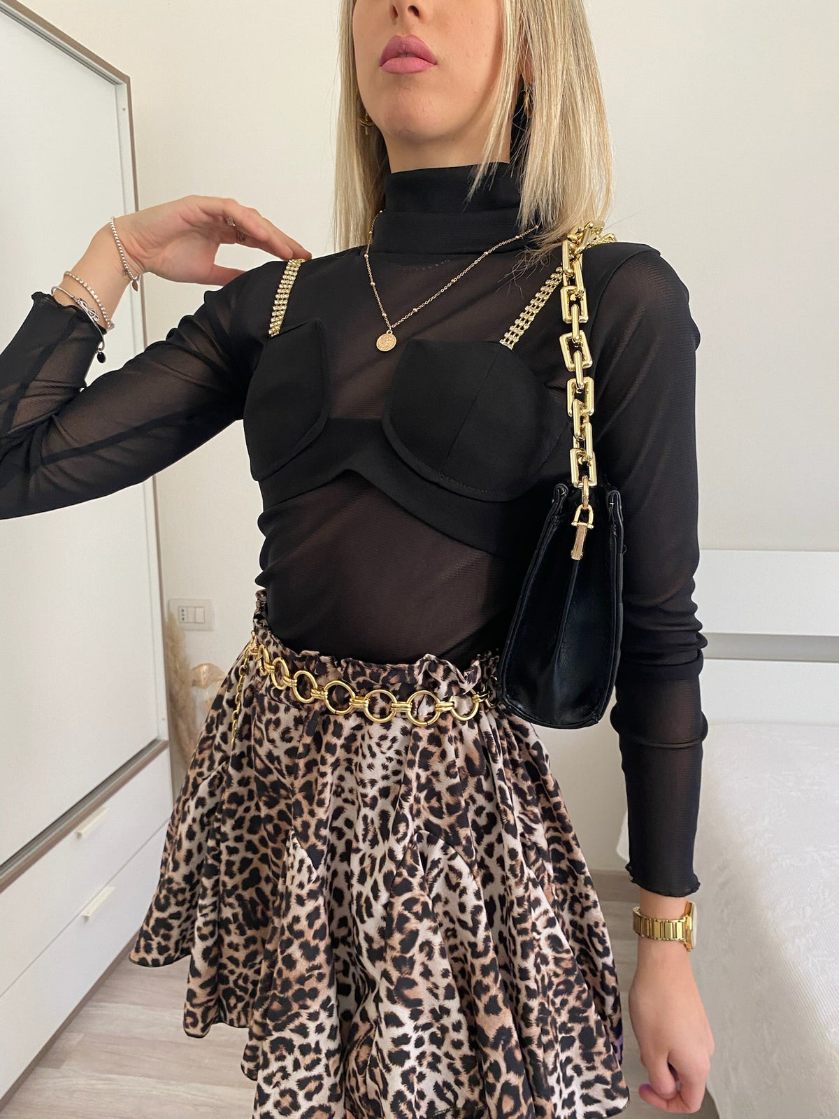 Camicia velata con corpino nero