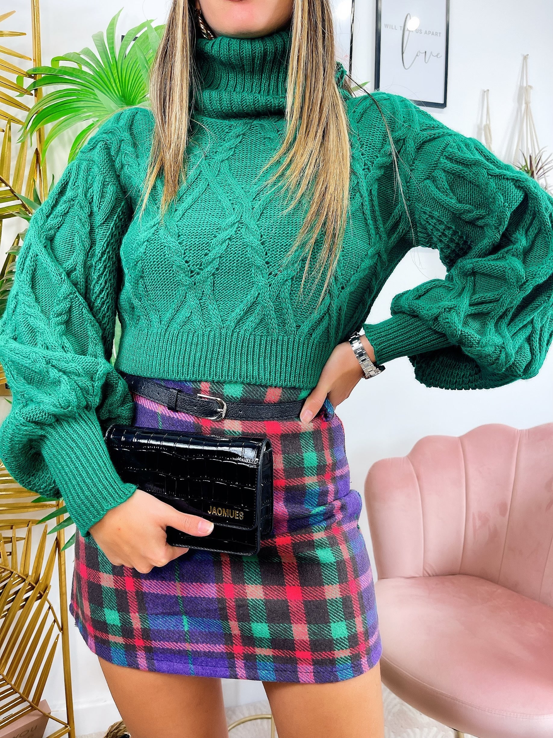 Maglione con collo alto e trecce crop verde