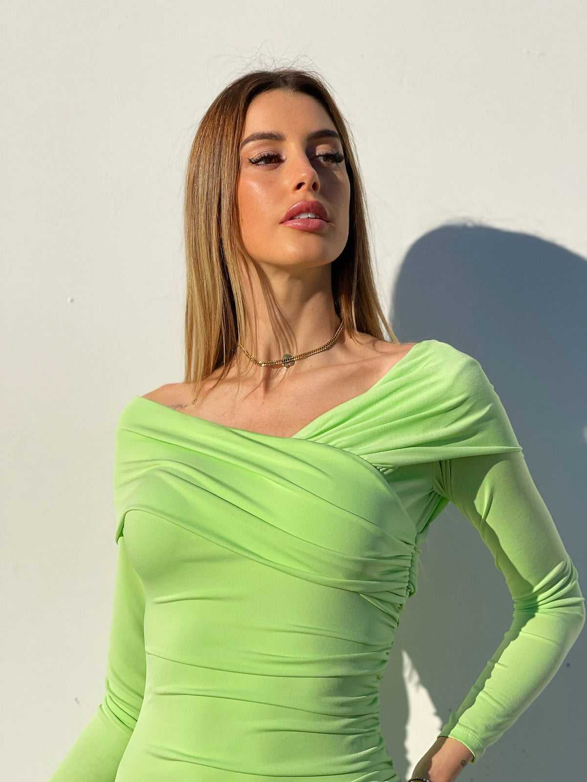 Abito menta con scollo a barchetta