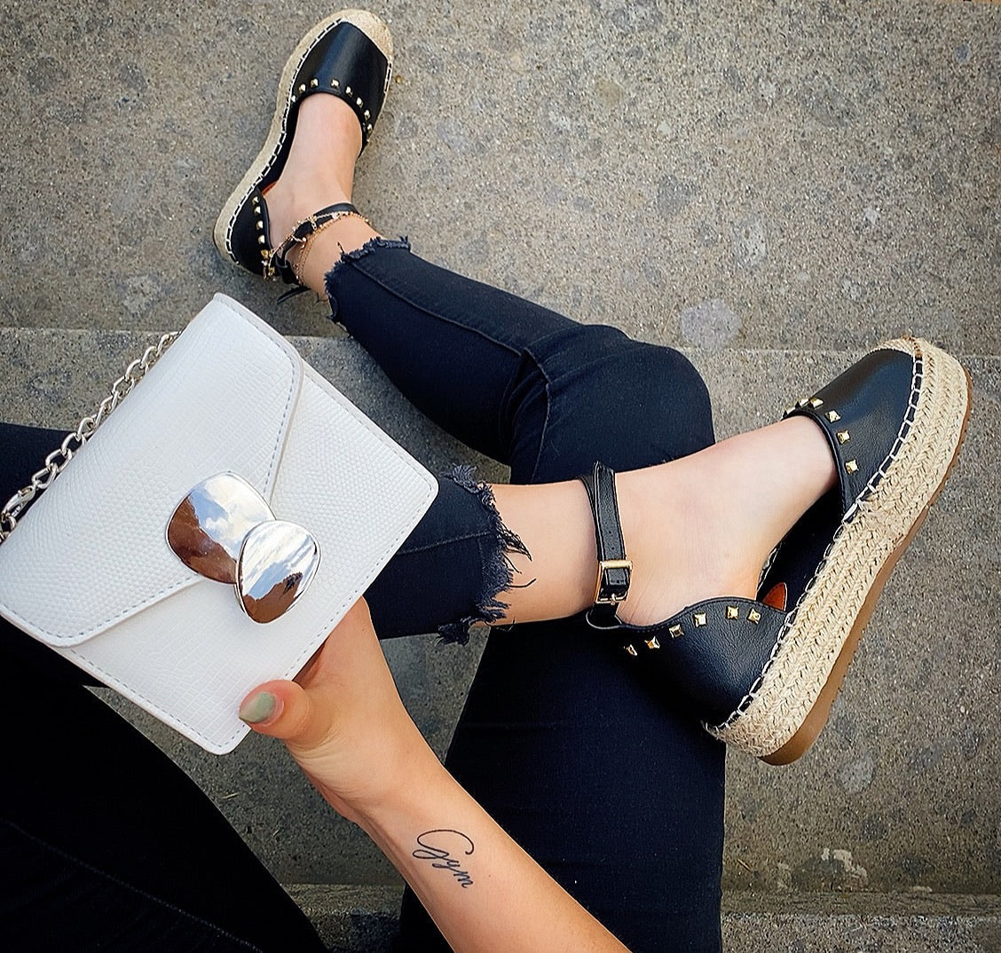 Espadrillas platform basse con borchie nere