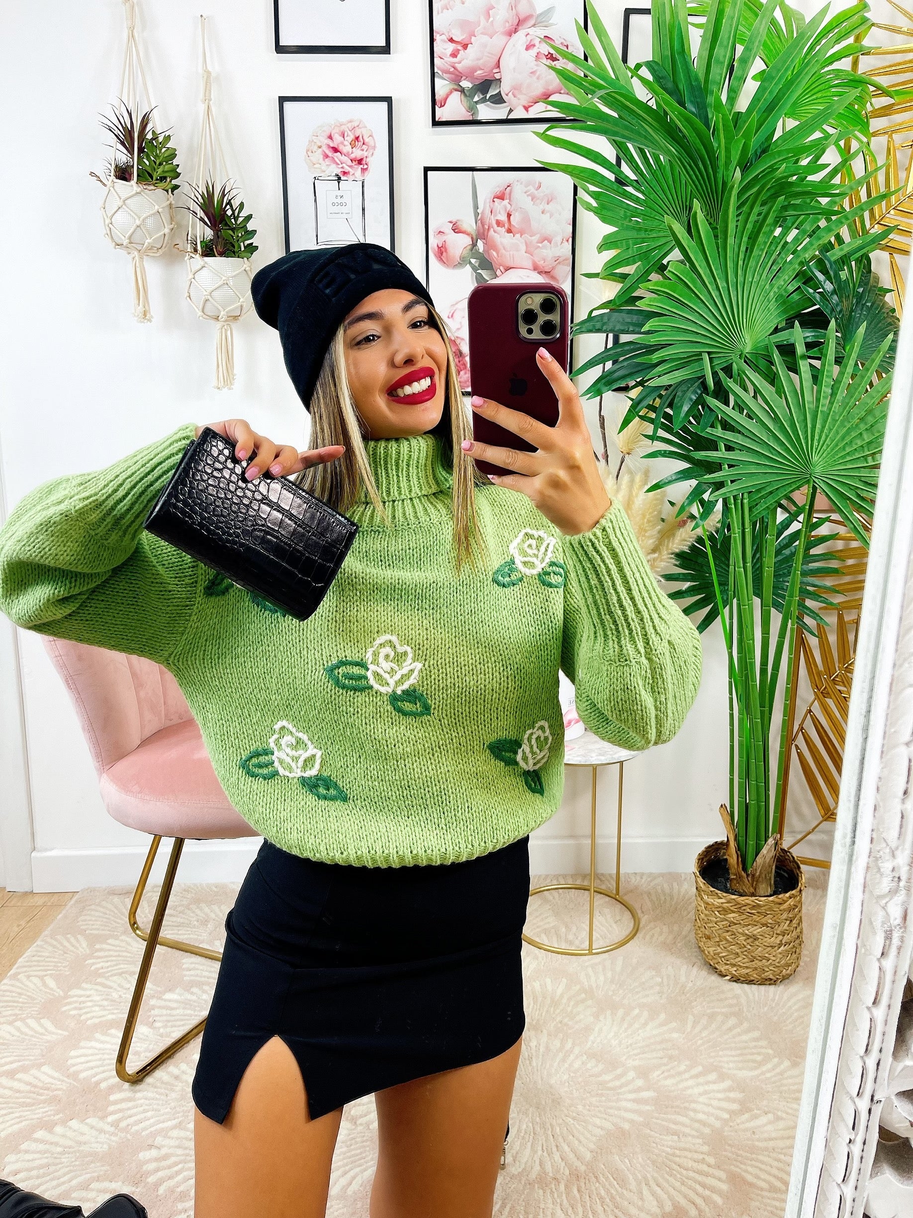 Maglione collo alto con rose verde