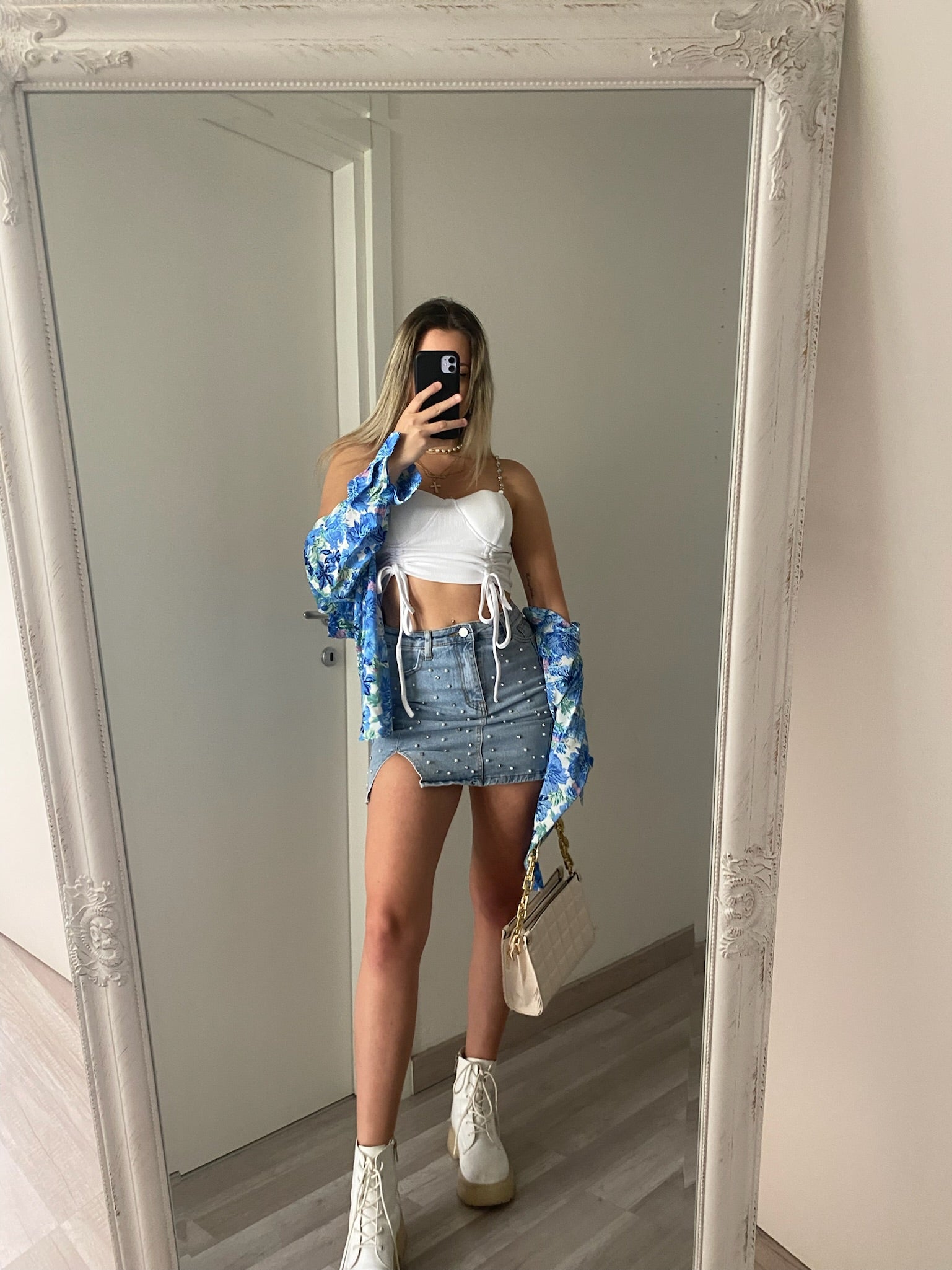Gonna in jeans con strass e perle