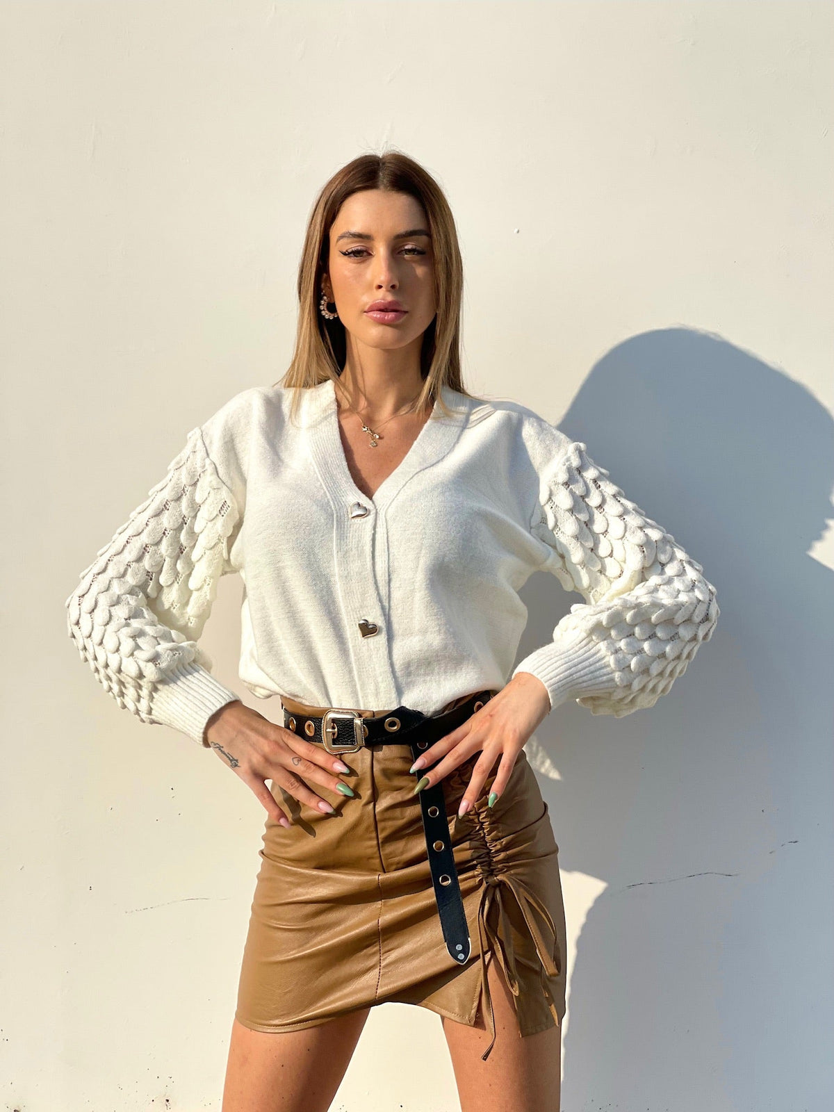Maglione con onde e bottoni gioiello Bianco