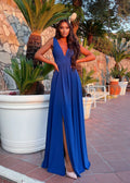 Abito lungo blu con scollo a V