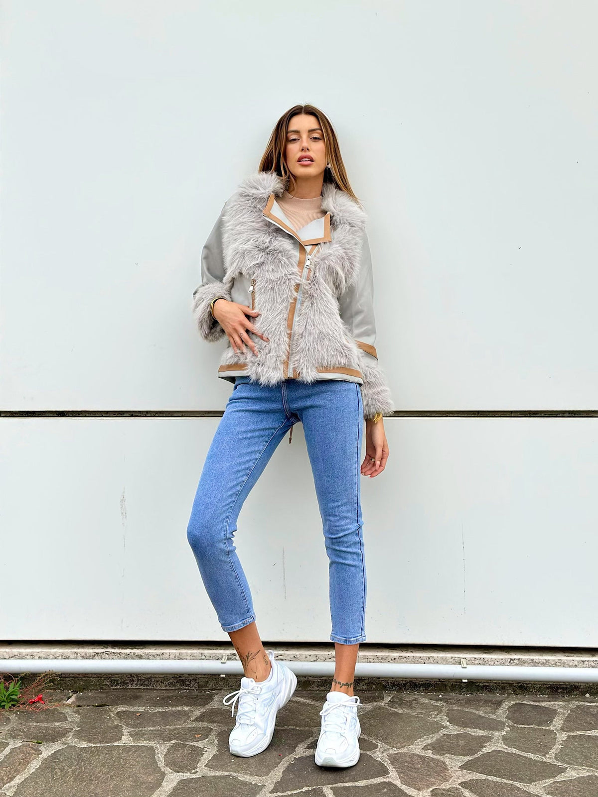 Giaccone grigio polvere dettaglio Camel