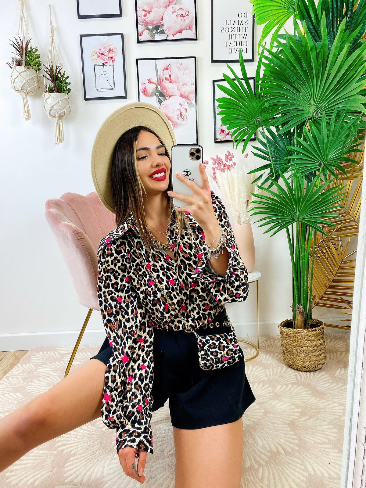 Camicia Maculata con Stelle fucsia e borsetta inclusa