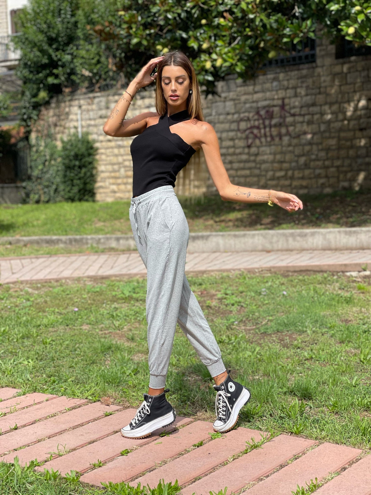 Tuta sportiva grigia