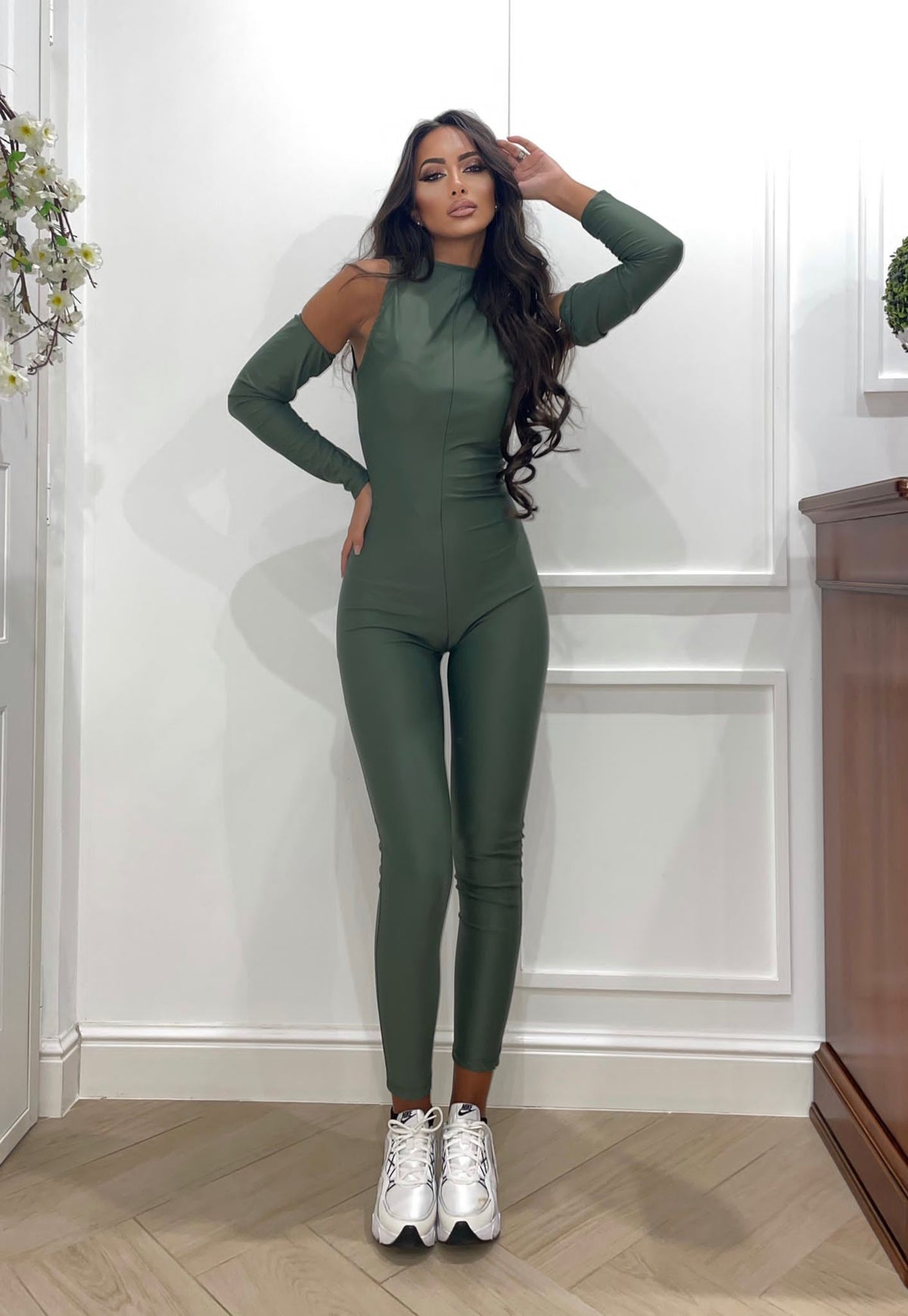 Tuta sportiva con manicotti verde militare